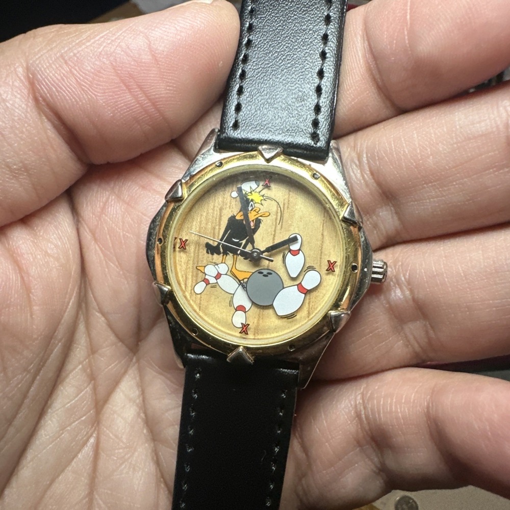 Works VTG Fossil Warner Bros Daffy Duck Watch 36mm New Battery & Leather‎ RARE
